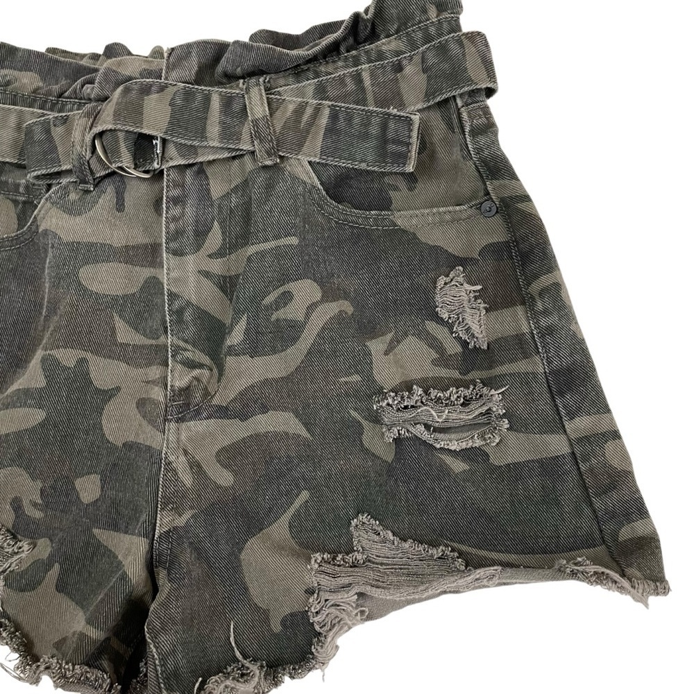 KanCan Hunter Camo Ultra High Rise Belted Shorts Medium - Picture 8 of 16